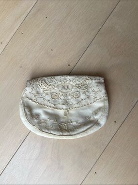 Vintage pouch